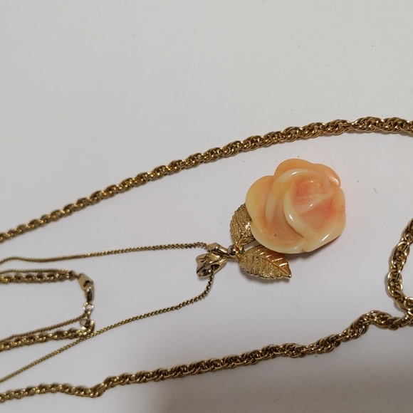 Gold tone two layer necklace with tree branch flower pendant - Picture 7 of 7